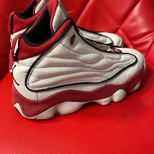 Nike Air Jordan Boys Pro Strong (GS) Basketball Shoes White US:4Y